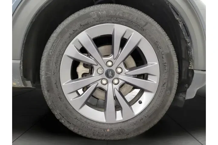 $33808 : Ford Explorer 2023 AWD XLT 4 image 4