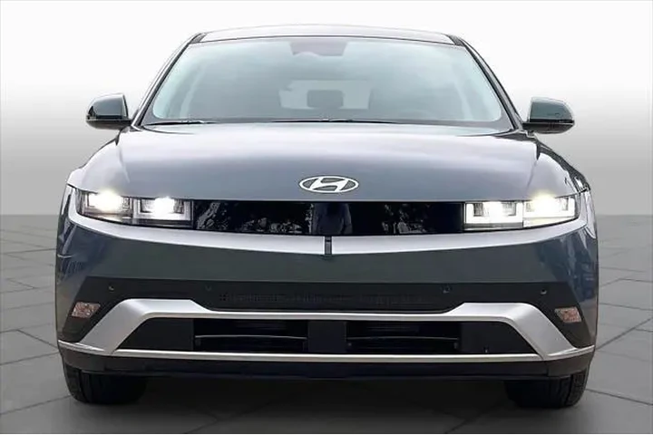 $34107 : Hyundai IONIQ 5 2026 SEL 4dr image 3