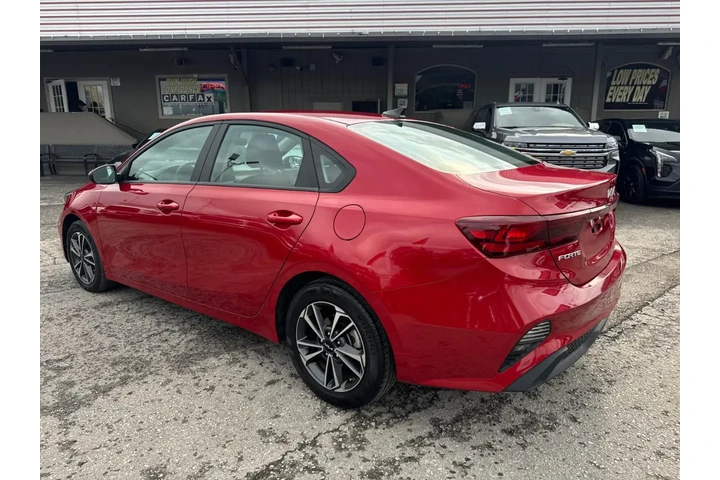 2024 Forte LX image 6