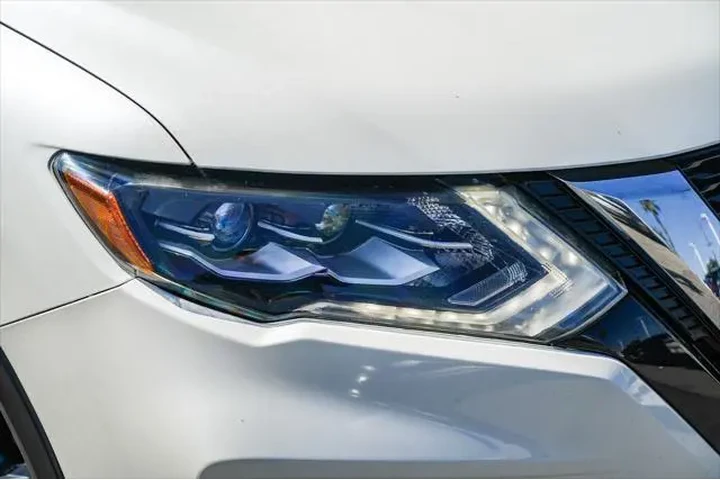 $12995 : Nissan Rogue Hybrid 2017 SL image 2