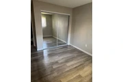 $1200 : Cuarto de Renta en Downey thumbnail