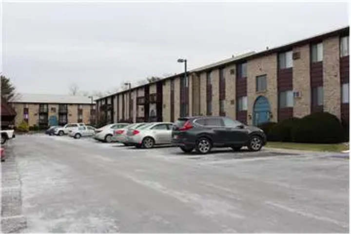 $750 : Rental property with 2 bedro image 2