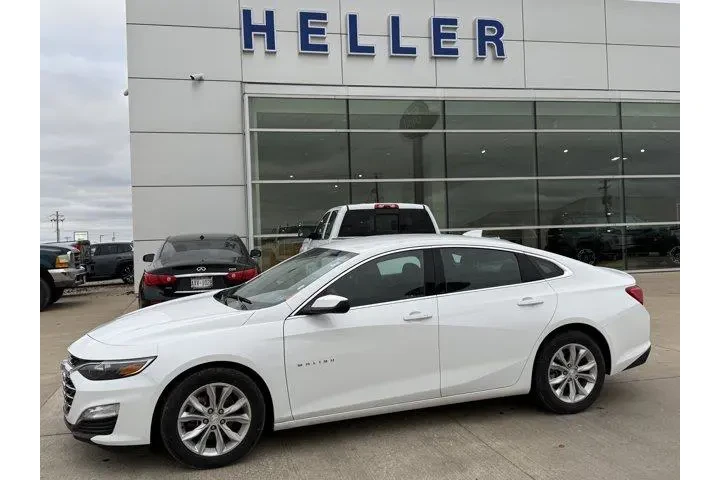 $17962 : Chevrolet Malibu 2023 LT 4dr image 2