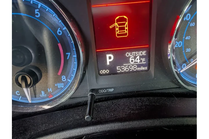 $14988 : 2018 Corolla LE image 9