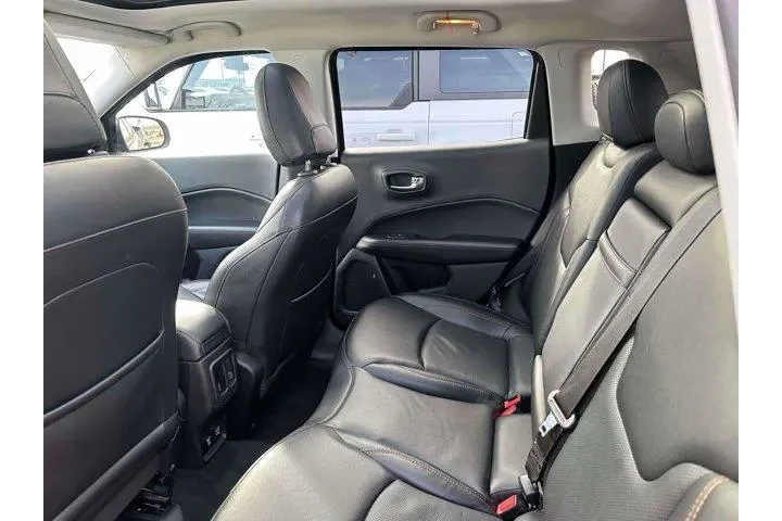 $14998 : Jeep Compass 2019 4x4 Limite image 10