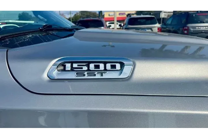 $39976 : Ram 1500 2025 4x4 Laramie 4d image 7