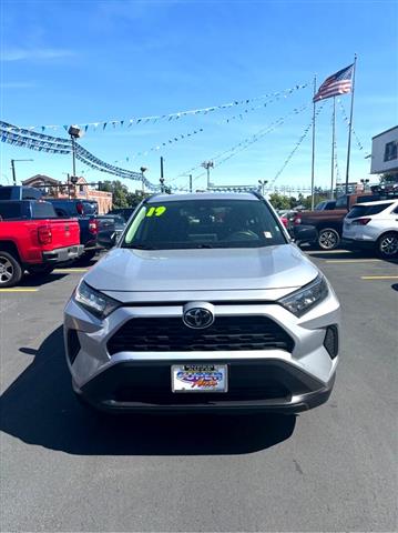 $23889 : 2019 RAV4 LE AWD (Natl) image 3