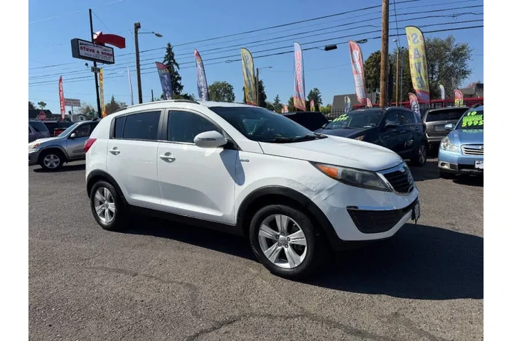 $7995 : 2011 Sportage LX image 2