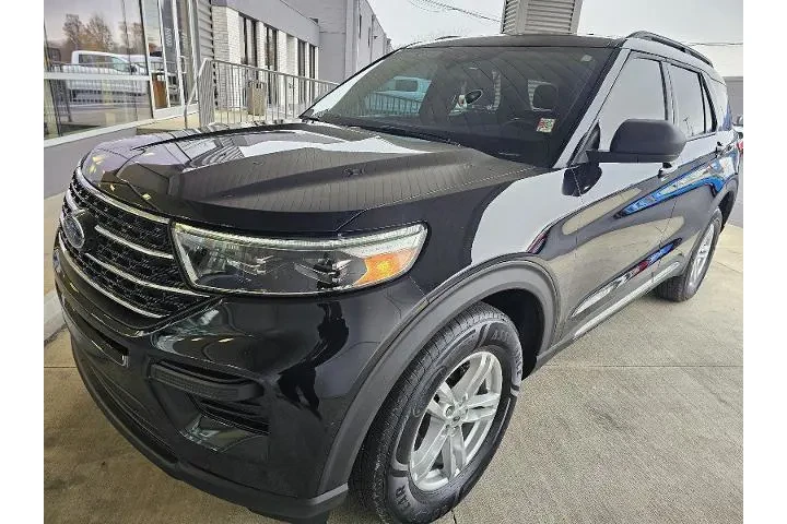 $27990 : Ford Explorer 2022 AWD XLT 4 image 1