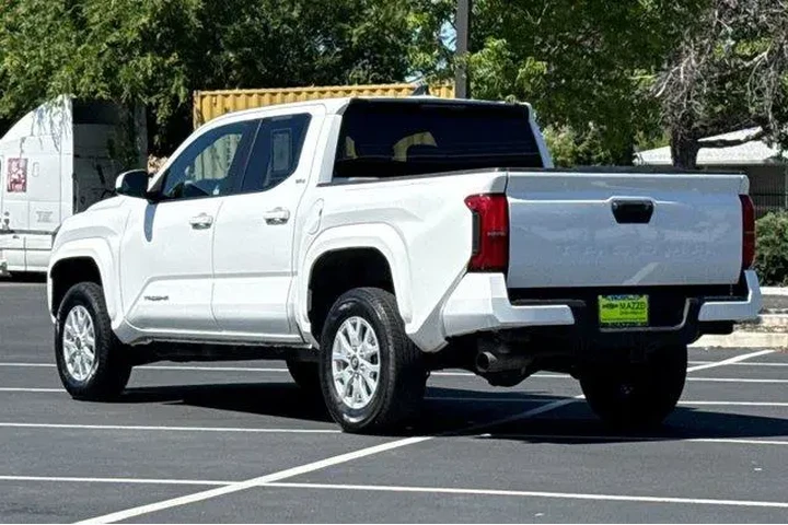 $33998 : Toyota Tacoma 2024 4x2 SR5 4 image 3