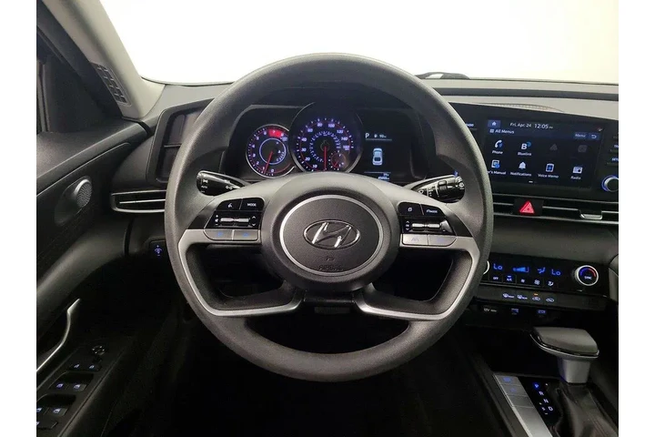 $20998 : Hyundai ELANTRA 2023 SEL 4dr image 10