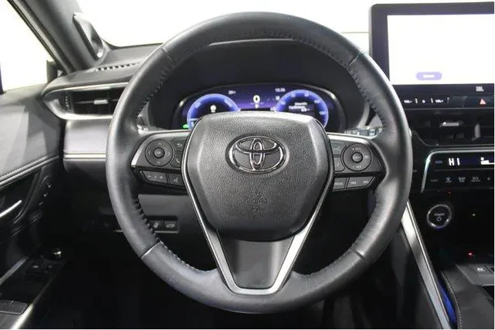 $39920 : Toyota Venza 2024 AWD LE 4dr image 9