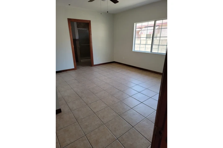 $1 : Casa en Montebello 3 rec image 6