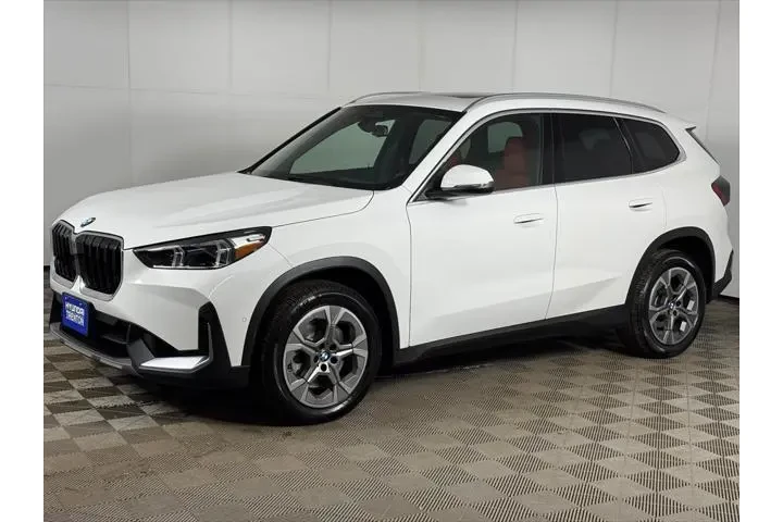 $27779 : BMW X1 2023 AWD xDrive28i 4d image 9