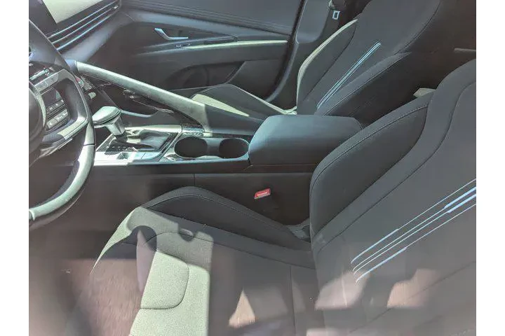 $20990 : Hyundai ELANTRA 2024 SEL 4dr image 8