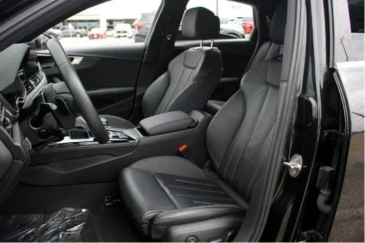 $26977 : Audi A4 2023 AWD quattro S l image 10