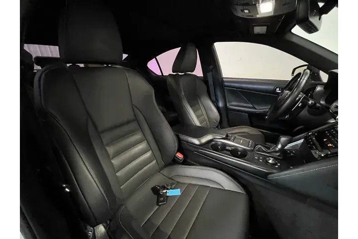 $39960 : Lexus IS 350 2022 F SPORT 4d image 9