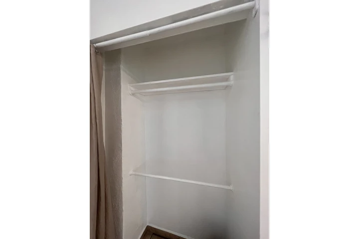 $1400 : STUDIO image 6