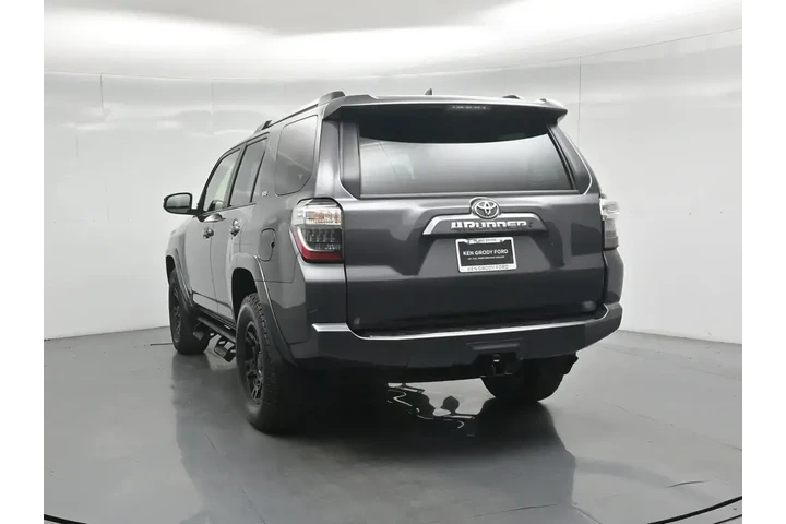 $38773 : Toyota 4Runner 2021 4x4 SR5 image 9