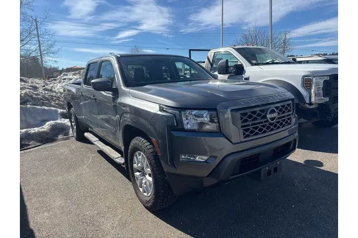 $32876 : Nissan Frontier 2024 4x4 SV image 3