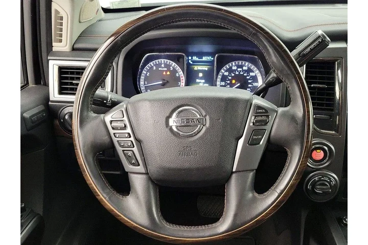 $28998 : Nissan Titan 2017 4x4 Platin image 10