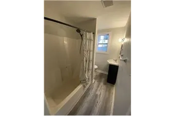 $1900 : Rental property with 2 bedro image 9