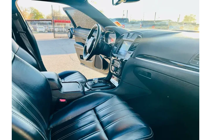 $21995 : 2021 300 S V6 RWD image 10