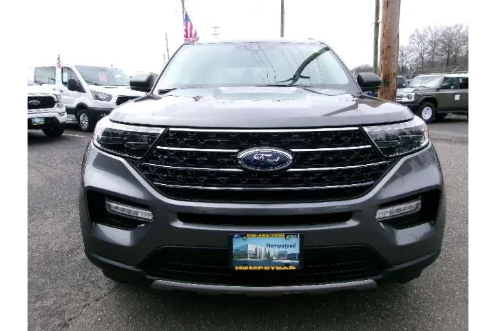 $32979 : Ford Explorer 2023 AWD XLT 4 image 2