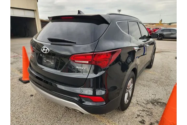 $11200 : Hyundai SANTA FE Sport 2017 image 2