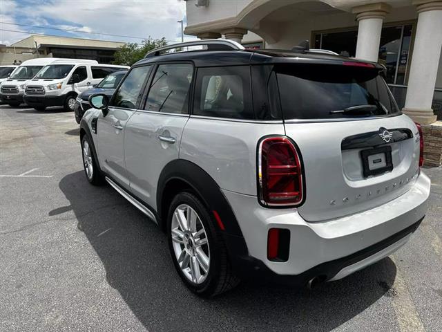 $27995 : Pre-Owned 2022 Countryman Coo image 8