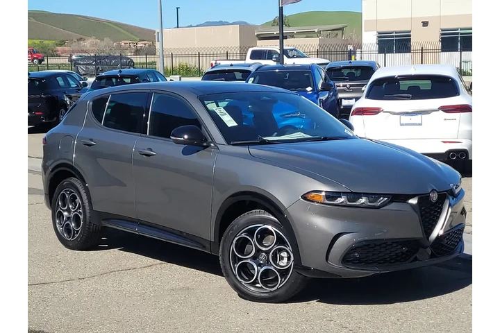 $35950 : Alfa Romeo Tonale 2025 AWD B image 1