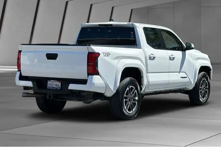 $37500 : Toyota Tacoma 2024 4x2 TRD S image 4