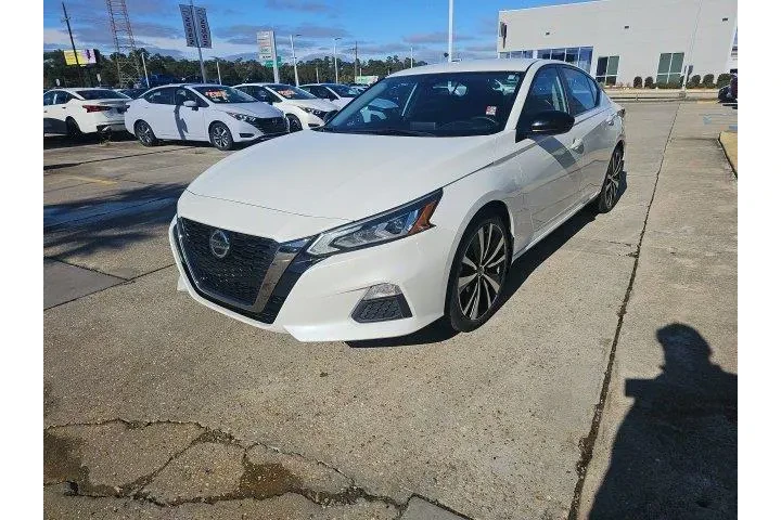 $21600 : Nissan Altima 2021 2.5 SR 4d image 2