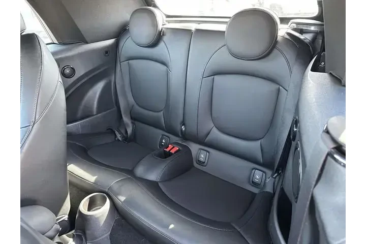 $18054 : MINI Convertible 2017 Cooper image 10