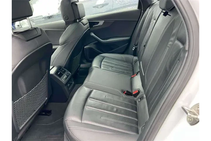 $24504 : Audi A4 2024 AWD quattro S l image 9