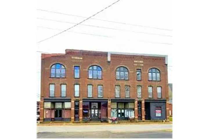 $625 : Rental property with 2 bedro image 2