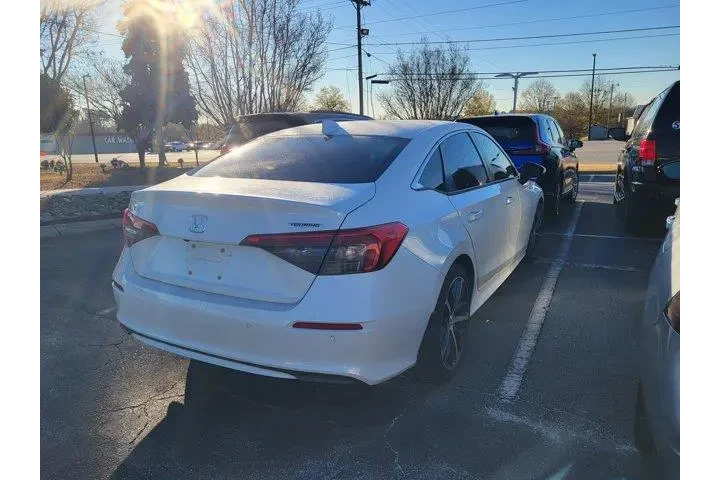 $25917 : Honda Civic 2023 Touring 4dr image 4