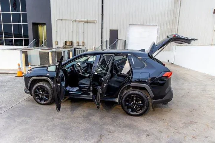 $27960 : Toyota RAV4 2025 LE 4dr SUV image 10