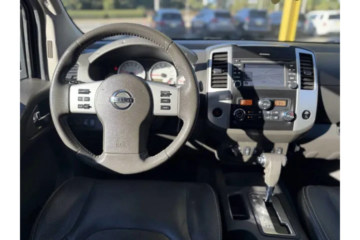 2013 Frontier PRO-4X image 7