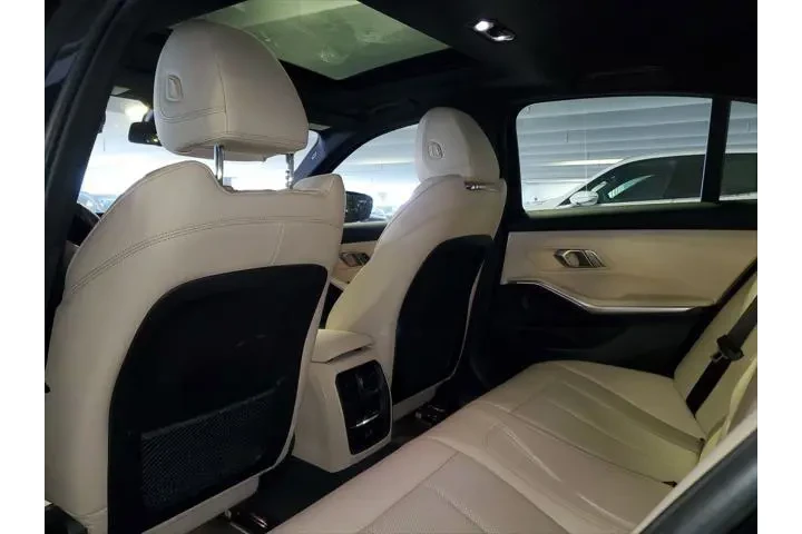 $37268 : BMW 3 Series 2023 330i 4dr S image 9