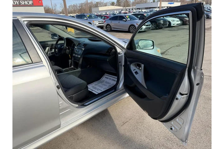 $5980 : 2011 Camry 4dr LE image 8