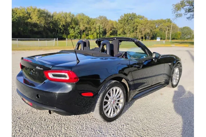 $11995 : 2017 FIAT 124 Spider Classica image 7