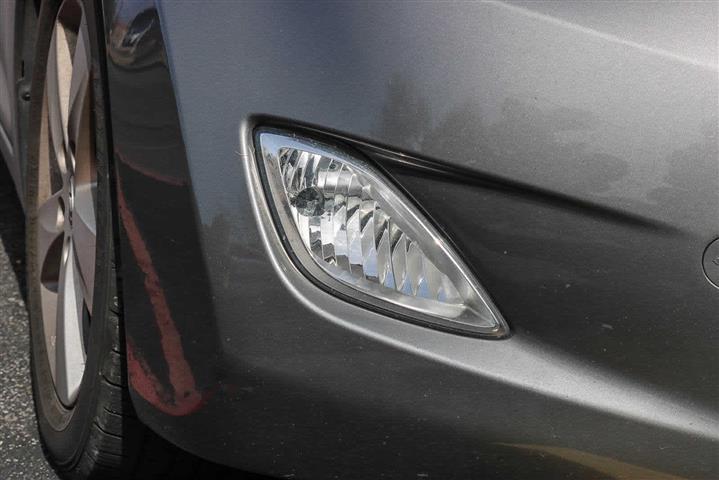 $9300 : Pre-Owned 2013 Hyundai Elantr image 6