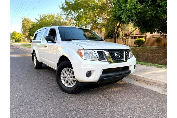 $9000 : 2017 Frontier SV image 1