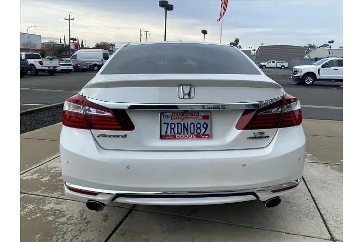 $20988 : Honda Accord 2016 Touring 4d image 6