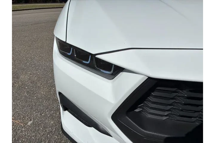 $37472 : Ford Mustang 2025 EcoBoost 2 image 9