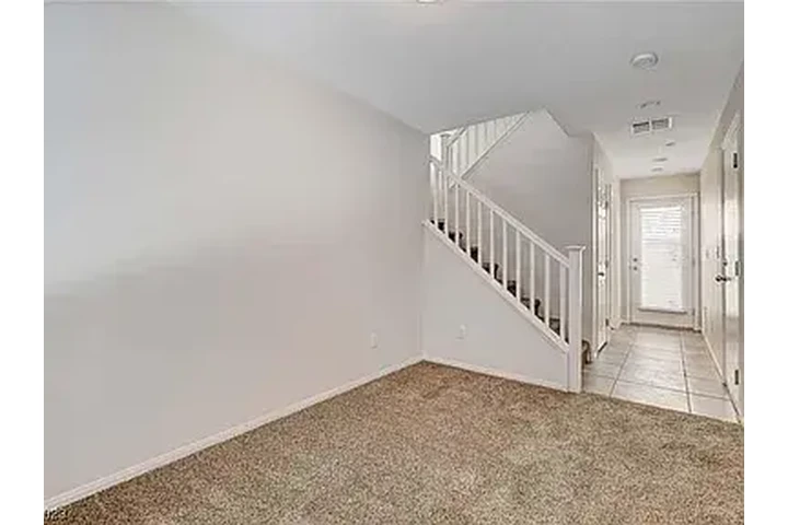 $2000 : Casa De Renta NW Las Vegas 891 image 4