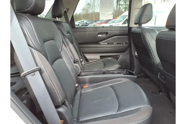 $29900 : Nissan Pathfinder 2022 AWD S image 9