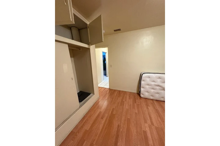 $800 : Se renta cuarto en Long Beach image 4