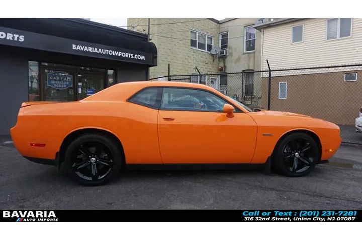 $25995 : 2014 Challenger 2dr Cpe R/T P image 9